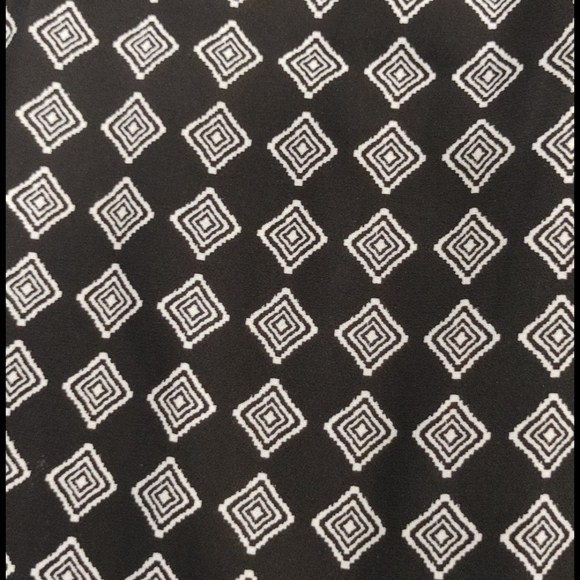 LuLaRoe Lola Skirt Medium Black and white pattern - Picture 2 of 2